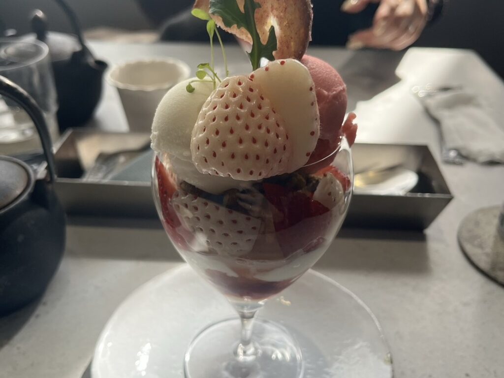 朝8時、等々力へ。ASAKO IWAYANAGI SALON DE THÉで味わう厚切りトーストや季節のスープ、パフェ。少し早起きして訪れたい、美しいモーニングと朝時間を紹介します。