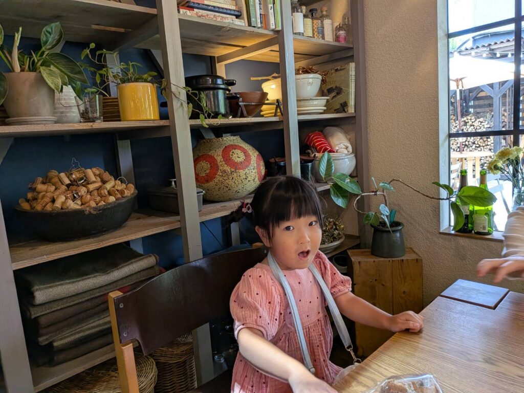 那須・黒磯駅近くにある「Pico Pizzeria（ピコ ピッツェリア）」。薪窯で焼き上げるもちっとしたピザと、那須の食材を生かした料理を楽しめる一軒を紹介します。
