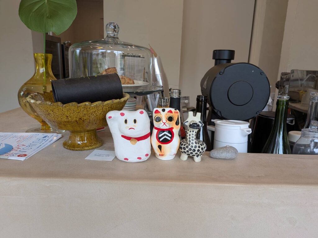 HEHE coffee & wineの店内