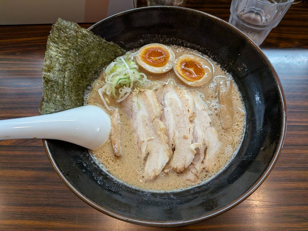 鶯谷にあるラーメン長浜